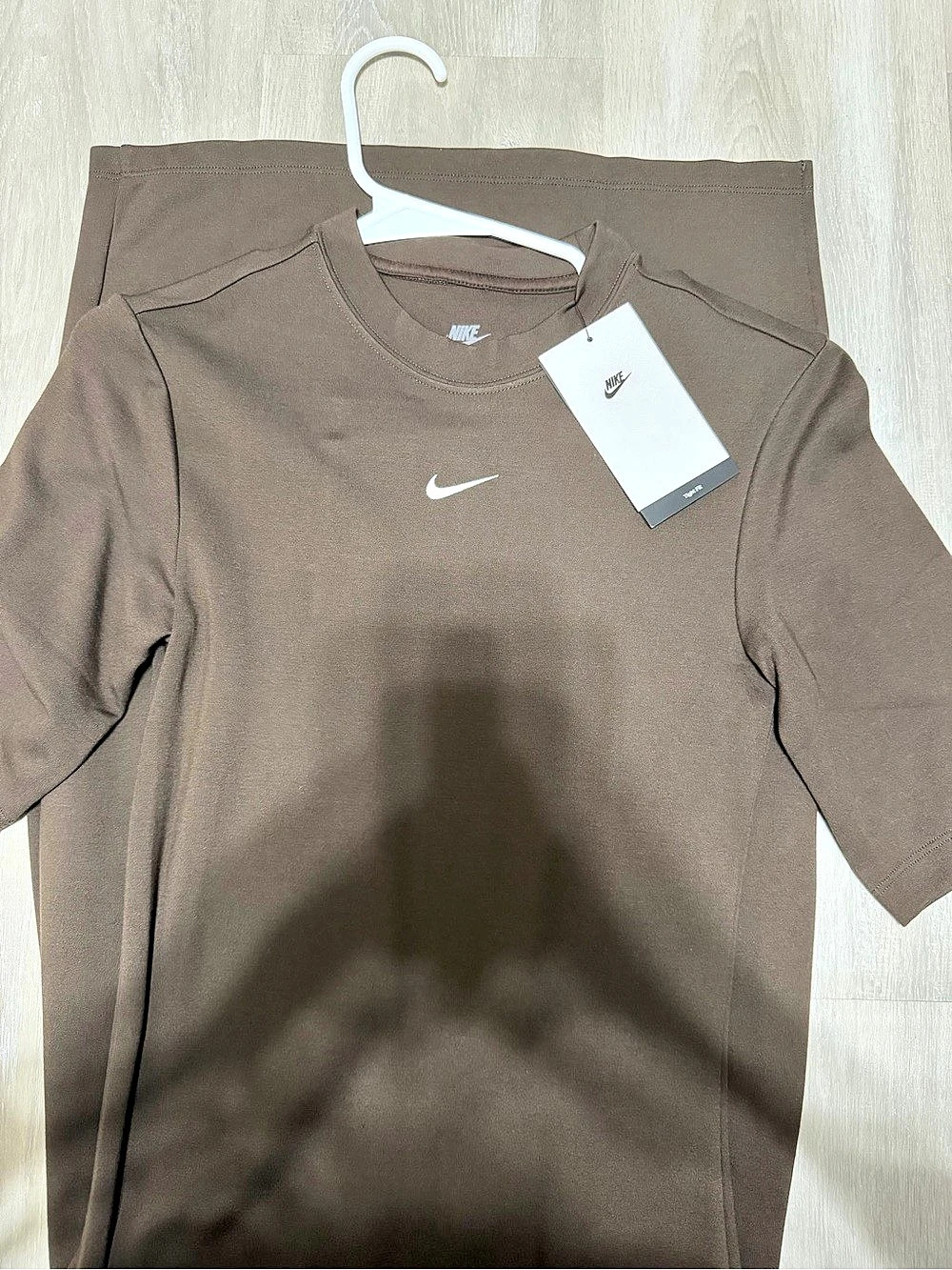 Nike Dri-FIT short sleeve shirt Short Sleeve Shirt in Brown Size XS NWT